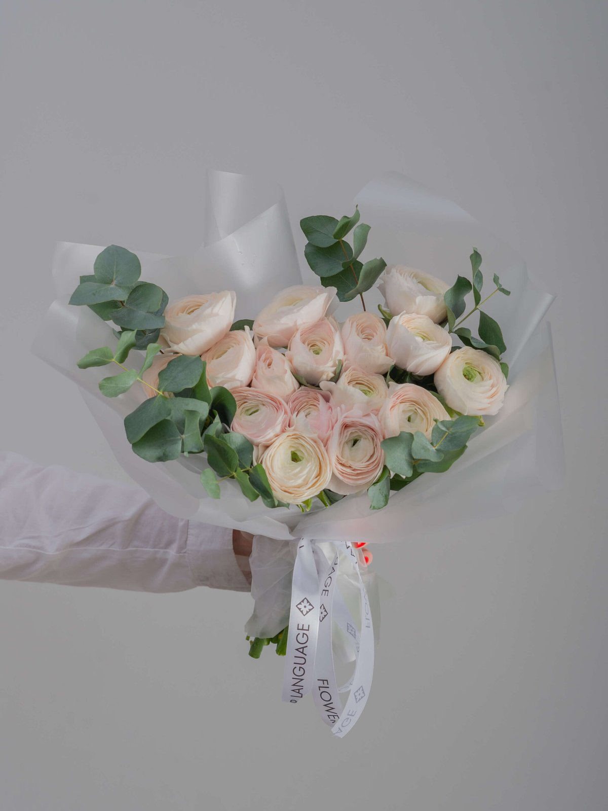 букет из 15 ранункулюсов LP