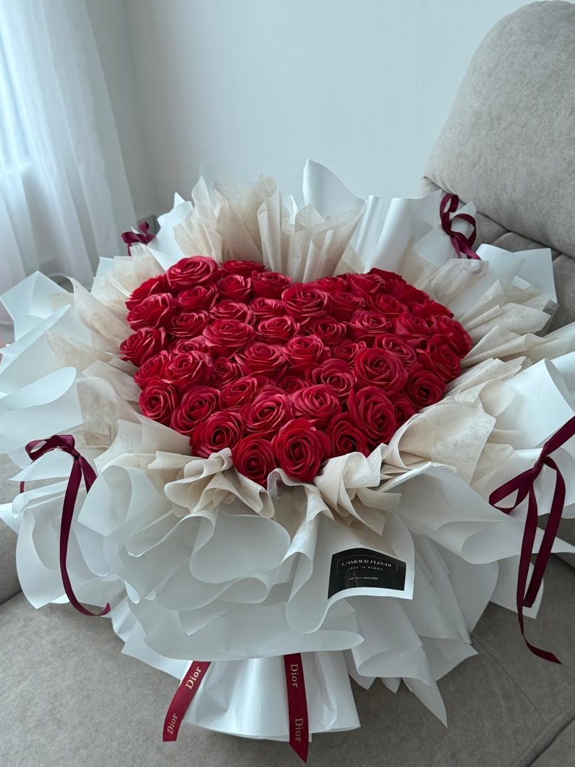 Grand Amour, view 3