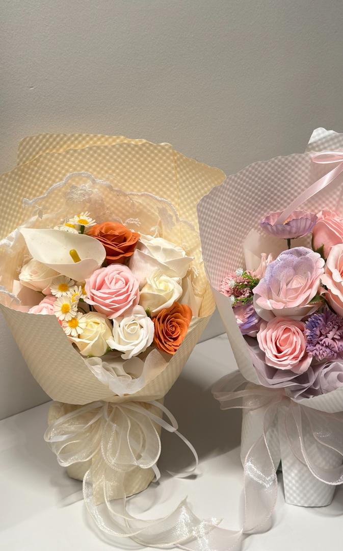 Honey Glow & Lilac Blush (White/ Yellow)