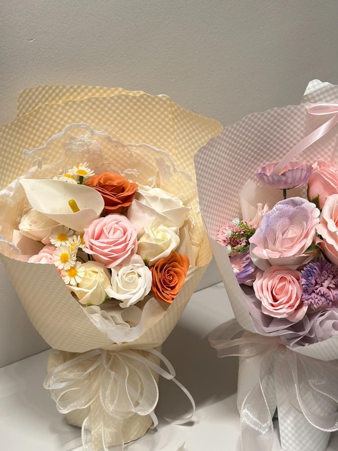 Honey Glow & Lilac Blush (White/ Yellow)