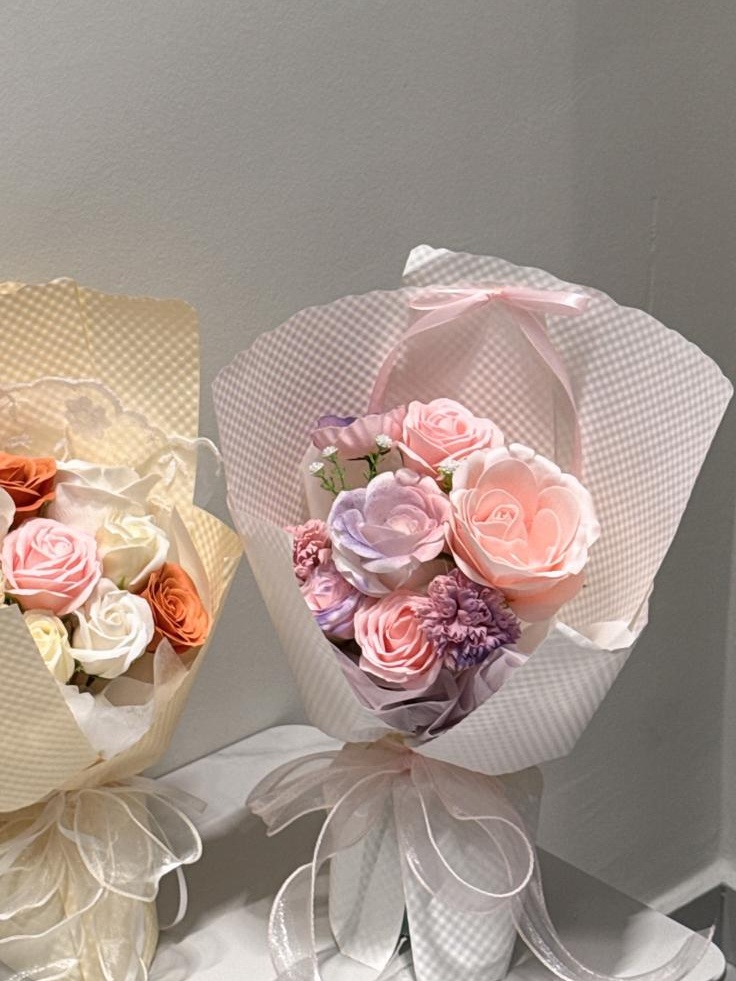 Honey Glow & Lilac Blush (White/ Yellow), view 2