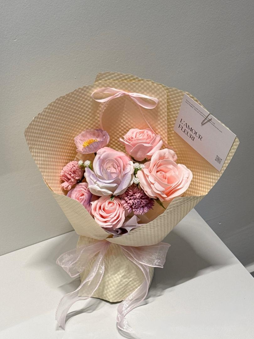 Honey Glow & Lilac Blush (White/ Yellow), view 3