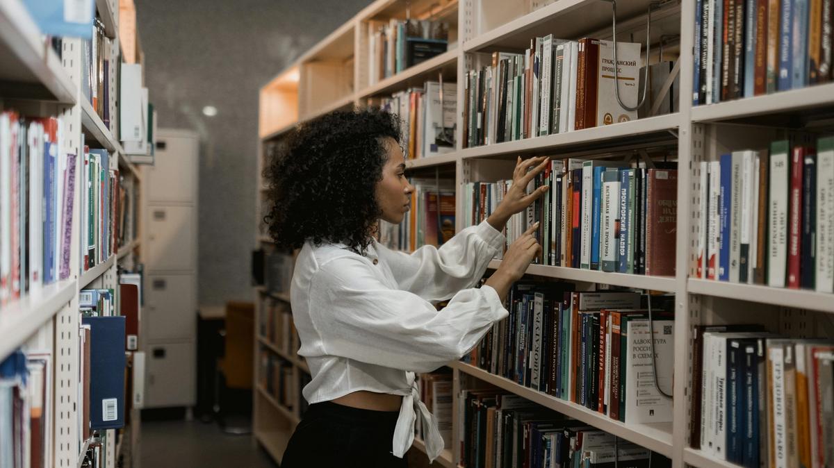 Adozione dei libri di testo per l’anno scolastico 2025/2026: le nuove indicazioni ministeriali