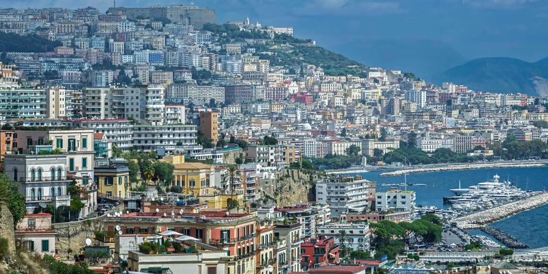 Libri scolastici 2025-2026 per i licei classici e scientifici di Napoli: cosa sapere
