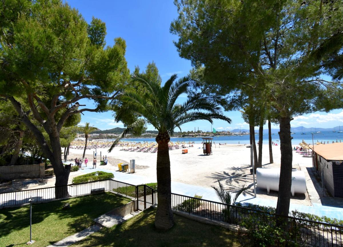 Frontline apartment in Port d’Alcúdia