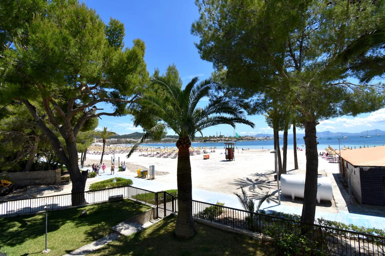 Frontline Apartment in Port d’Alcúdia