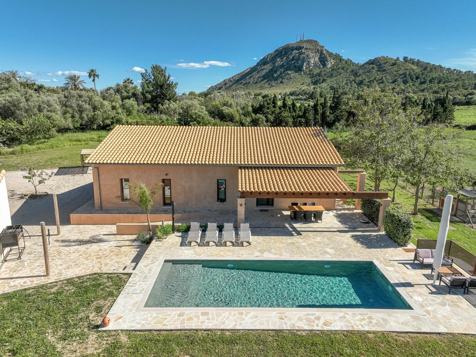 Rustic Estate in Alcúdia with 2 Houses, photo 1 of 5