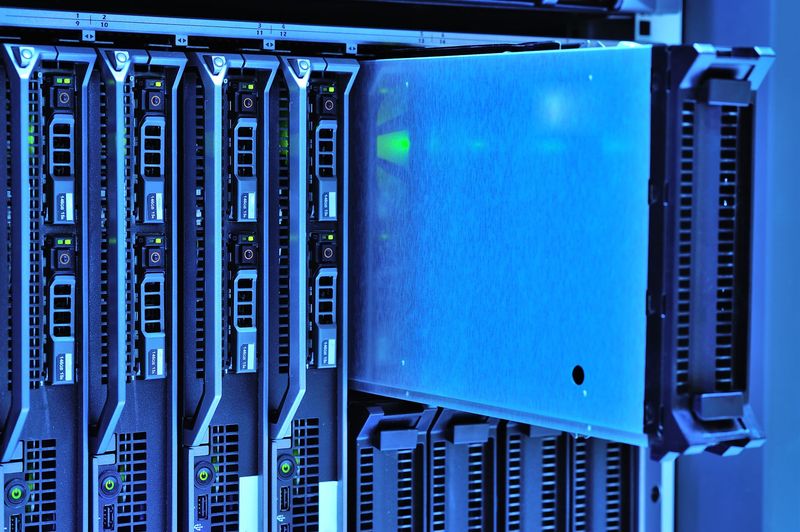 Серверное оборудование ЦОД — DNS-серверы являются критической инфраструктурой, обеспечивающей разрешение доменных имён