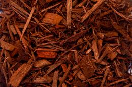Red Hardwood Mulch thumbnail 3