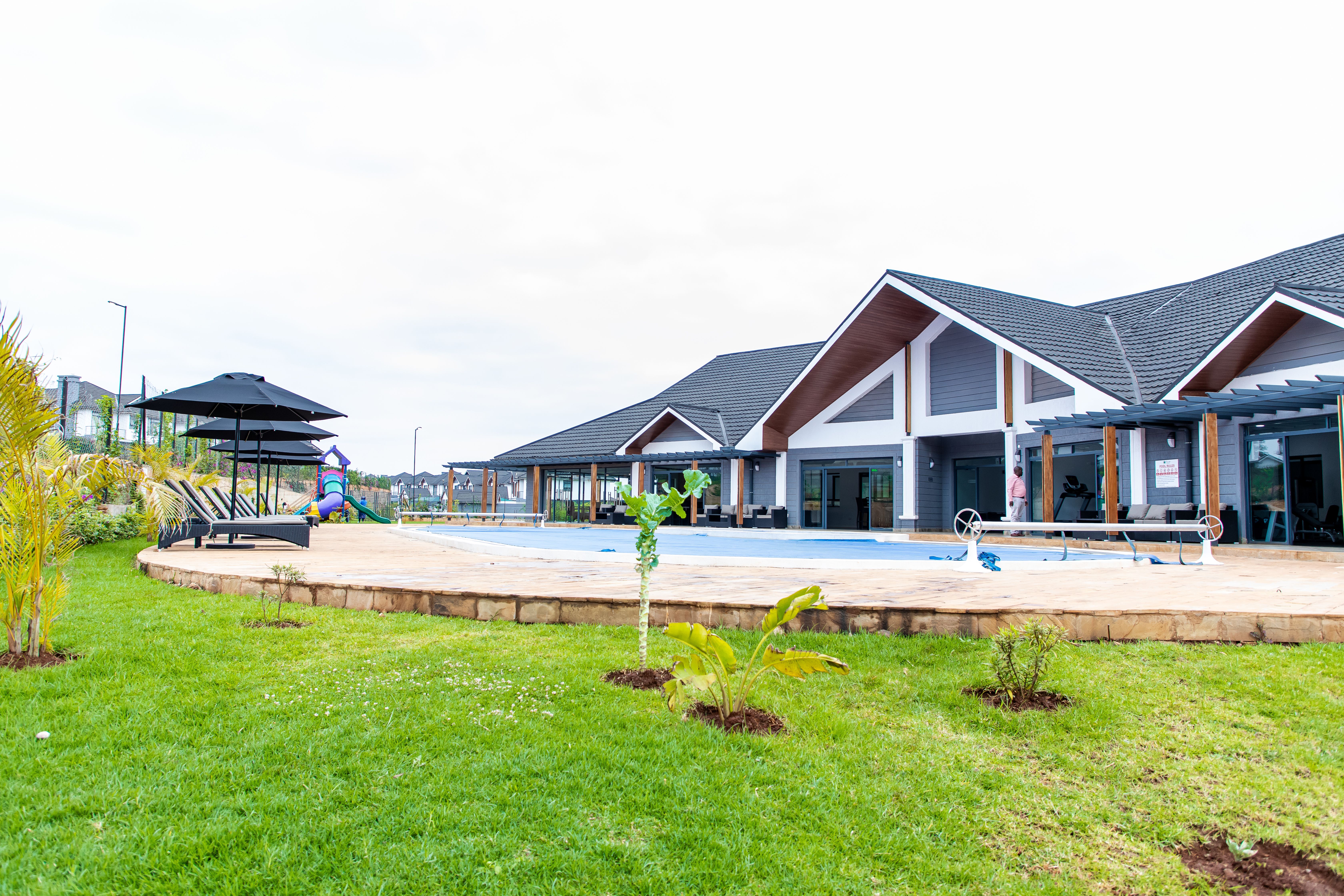 FIVE STAR PARADISE - Image 3