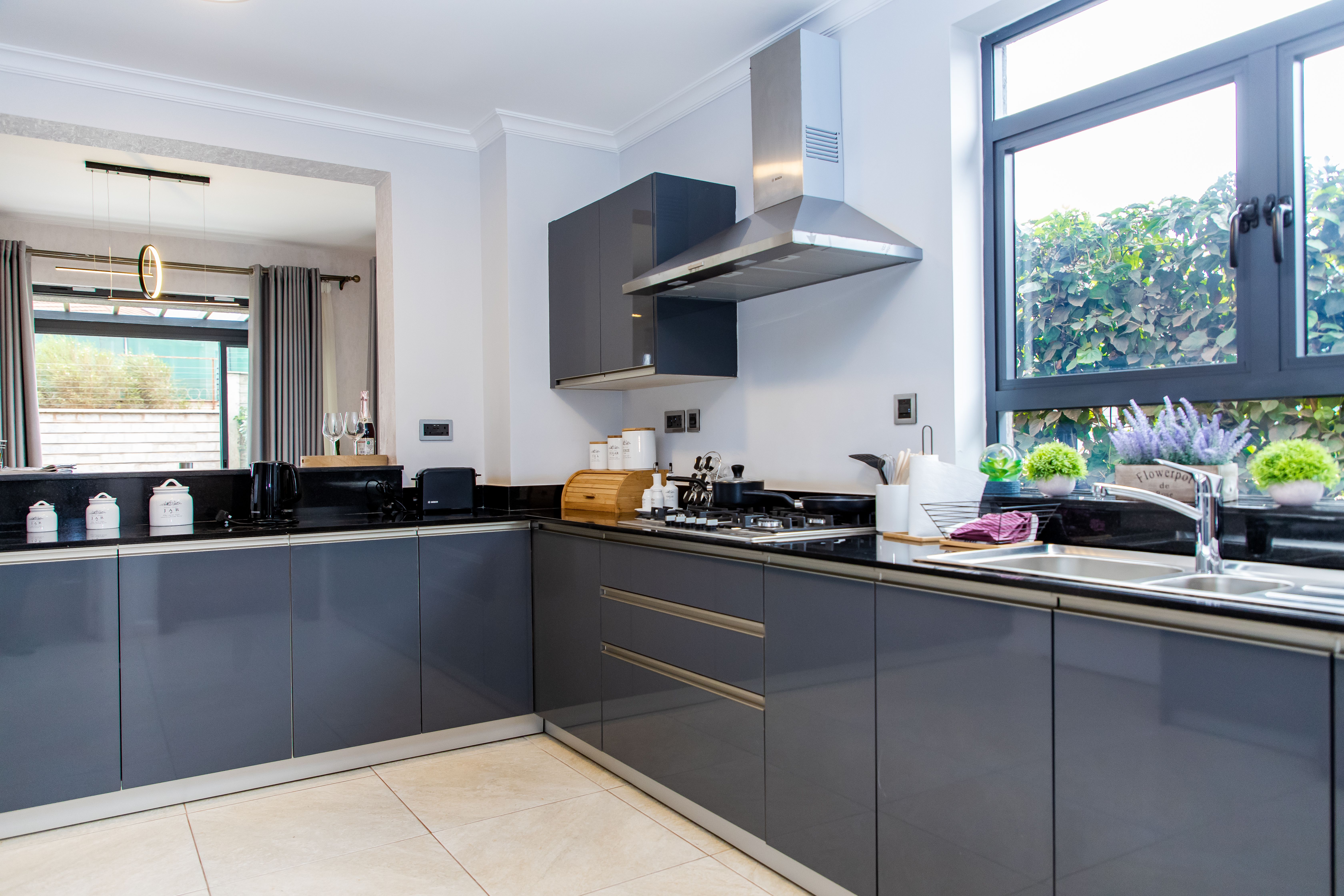 FIVE STAR PARADISE - Image 5