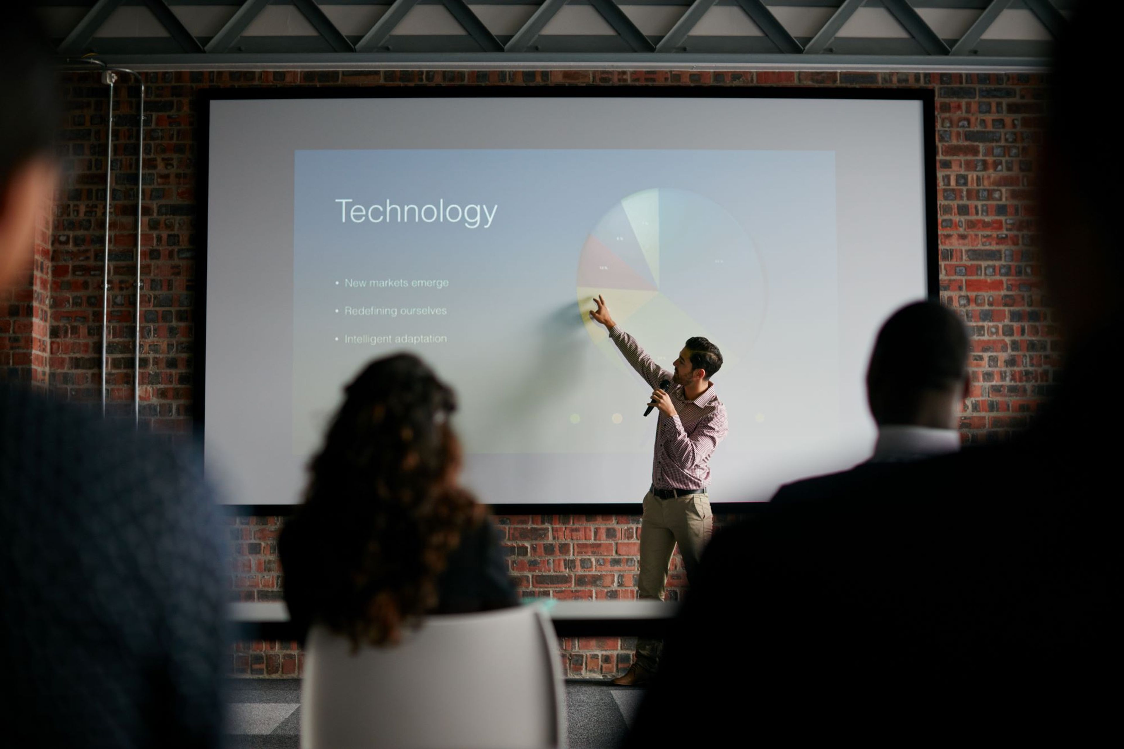 Projector installation within an lecture setting