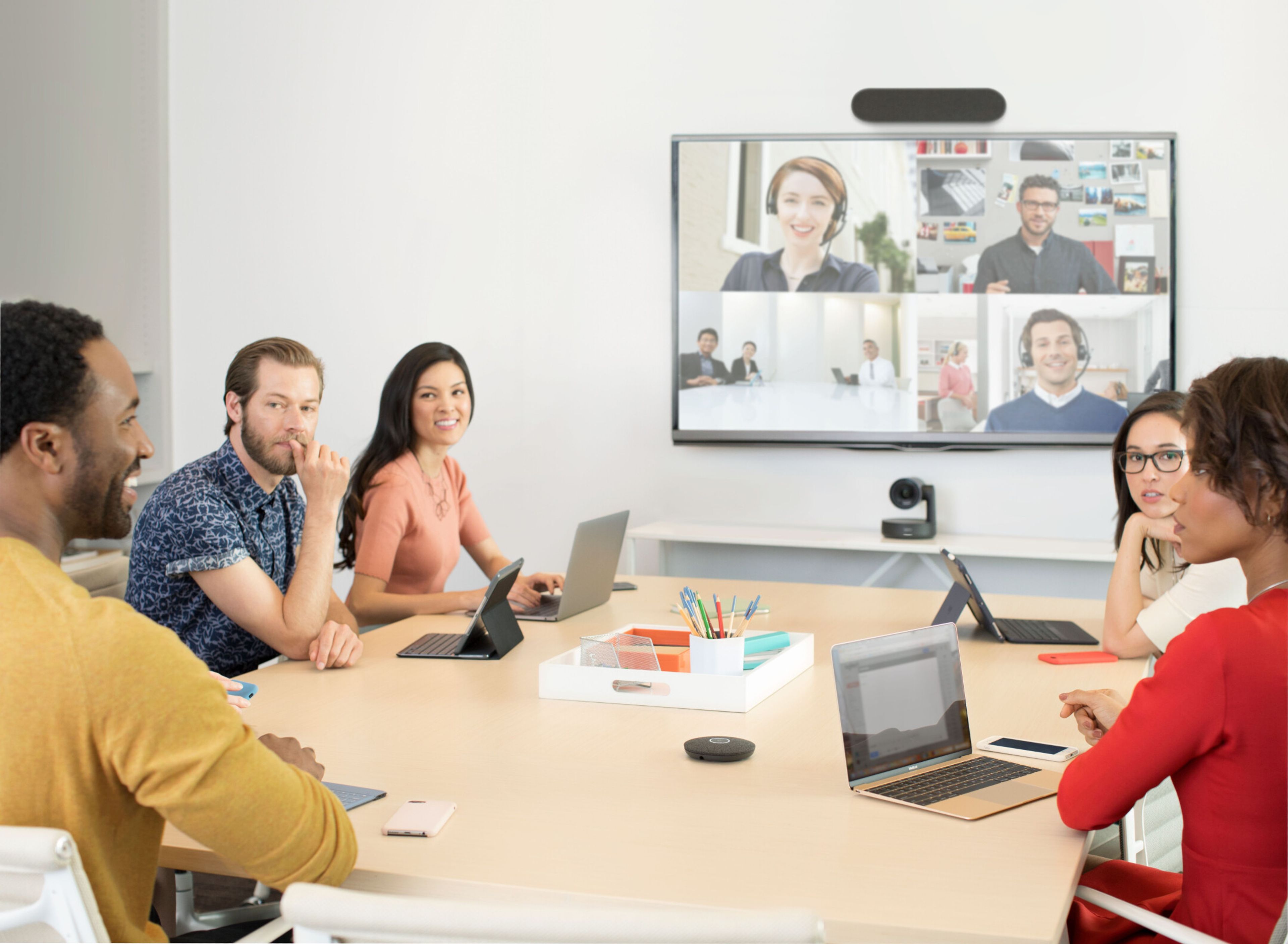 Hybrid meeting office setup with video conferencing