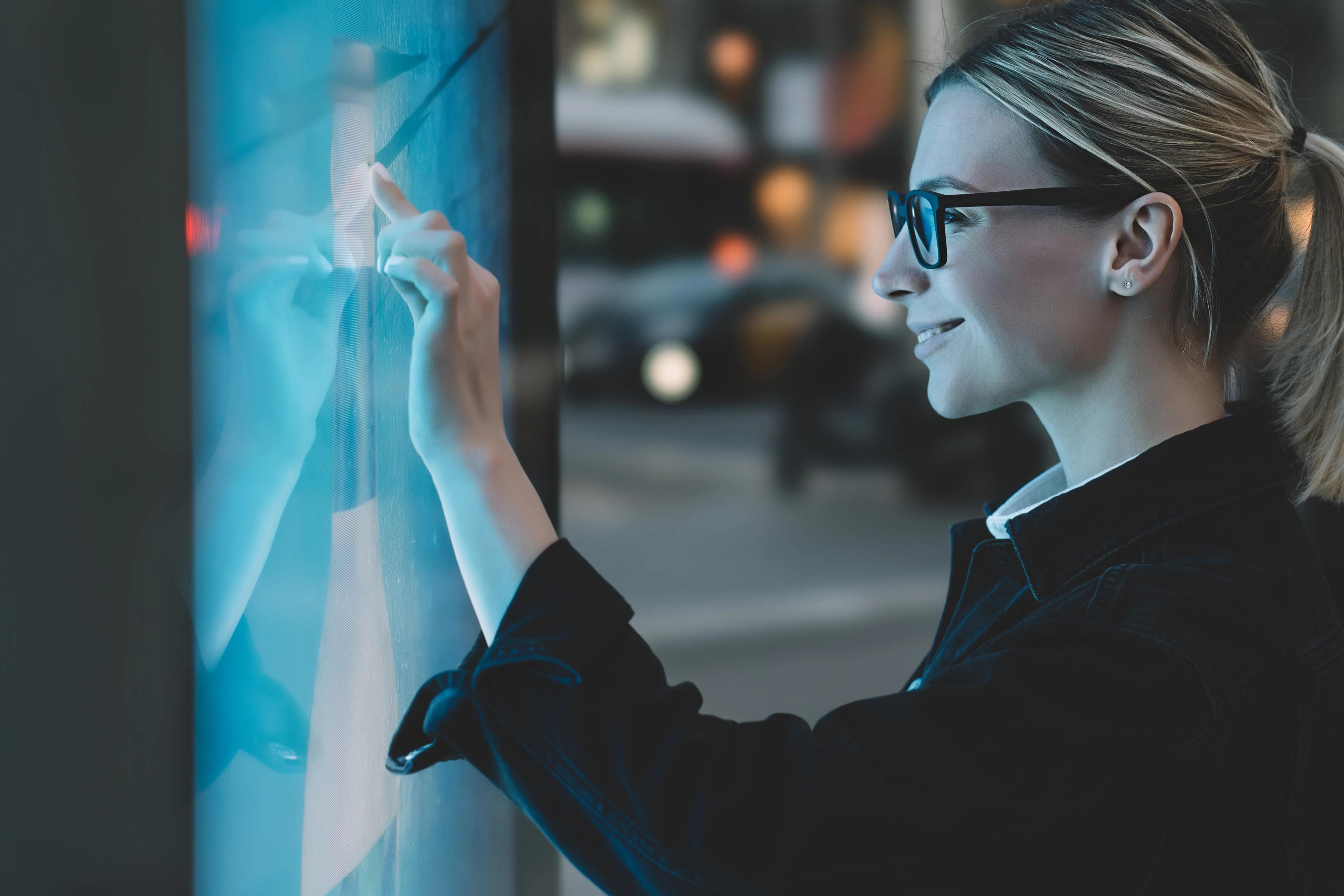 How to Get the Most Out of Your Interactive Touch Screen