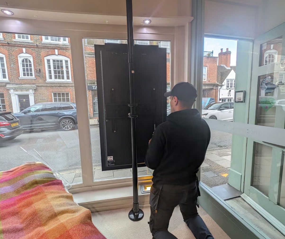 Floor to ceiling mounting installation