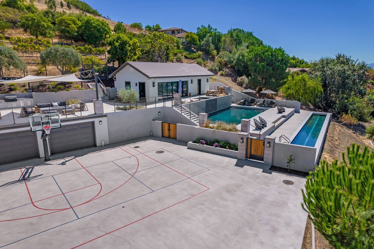 Alum Rock | Hillside, Pool House, Swimming Pools, Hardscape & Softscape · image 4
