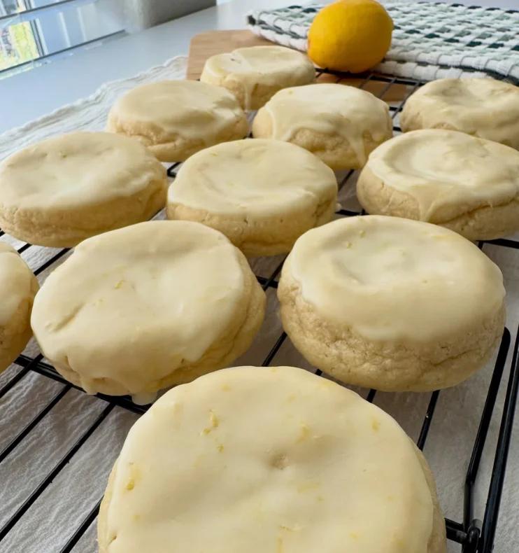 Decorated cookie set