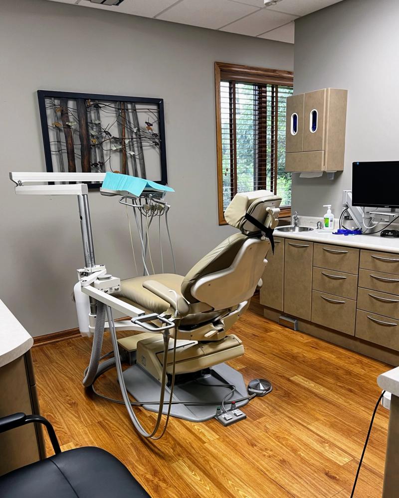 Dental Implant Specialist 
