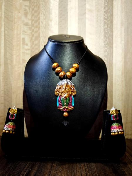 Rajasi Ganesha Pendant Handcrafted Necklace Set