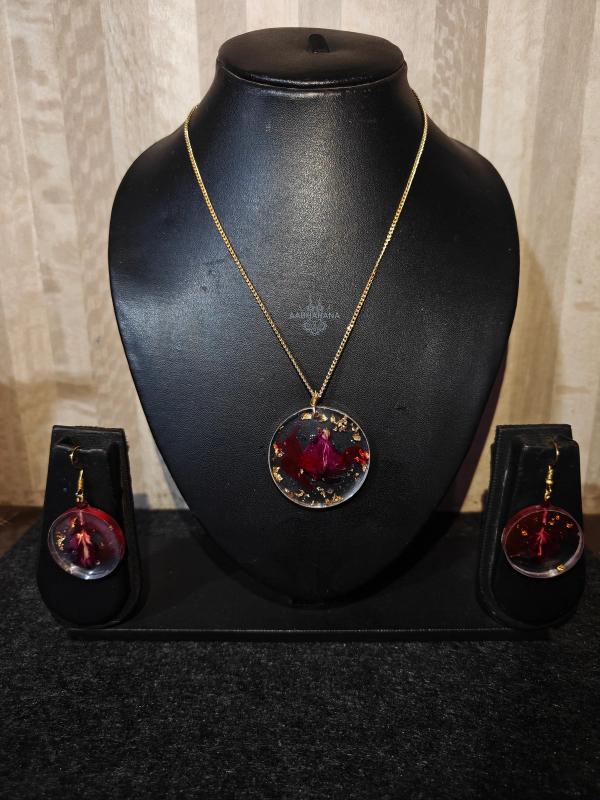 Eternal Rose Resin Pendant & Earrings