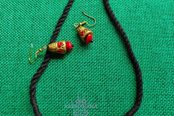 Thread Necklace
