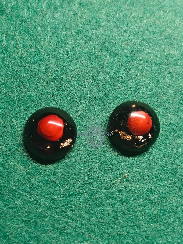 Manjadi  in Resin - Studs