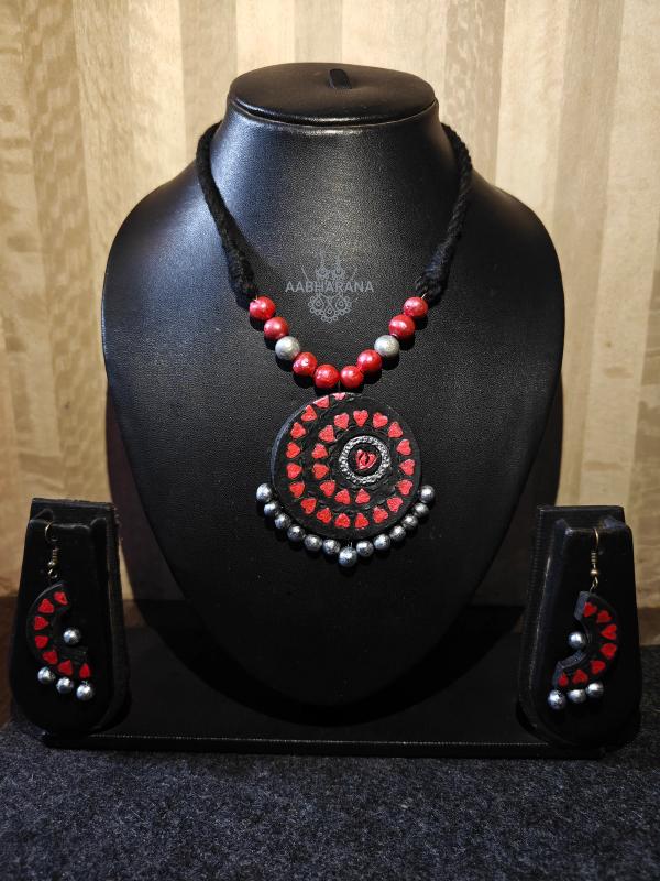 Handcrafted Black & Red Terracotta Jewelry Set with Heart Patterns |