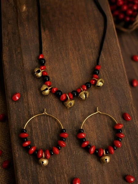 Handmade Manjadi & Brass Ghungroo Jewelry Set – Terracotta Black Bead Necklace & Hoop Earrings