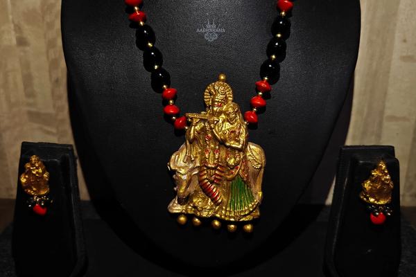 Thread Necklace