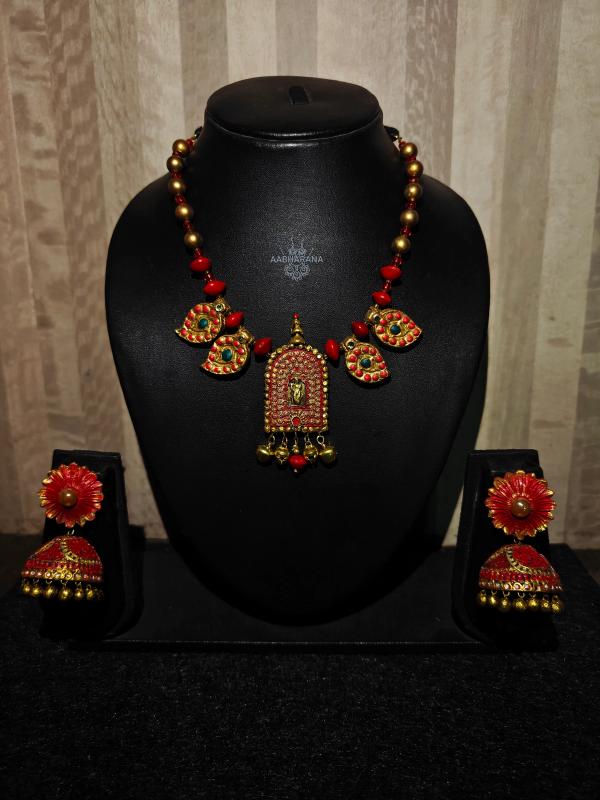 Guruvayoorappan-Manjadi Jewelry Set