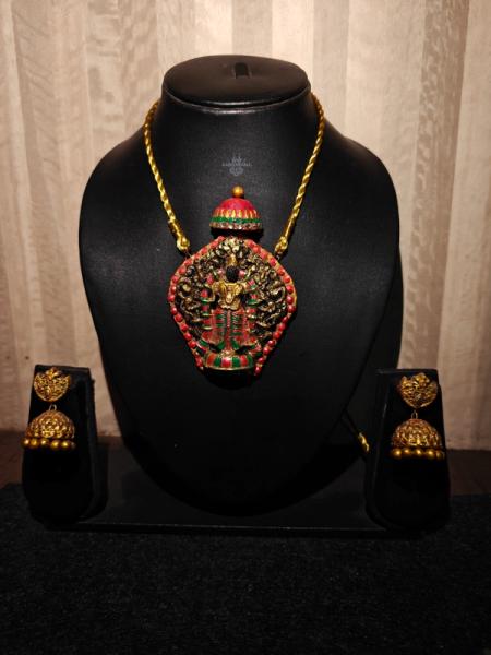 Divine Chennakeshava Swami Terracotta Pendant Set - Traditional Art