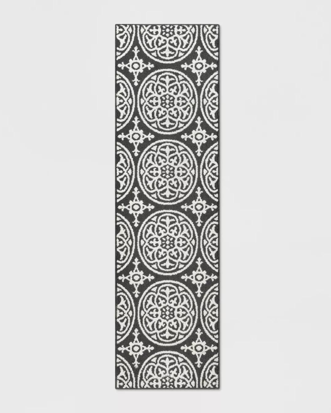 Medallion Washable Tufted And Hooked Rug 2'x7'