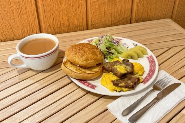 Set A - BBQ Pork (Chasiu) & Scrambled Egg Plate (with Drink Set) — セット A - チャーシュー・スクランブルエッグ プレート（ドリンクセット