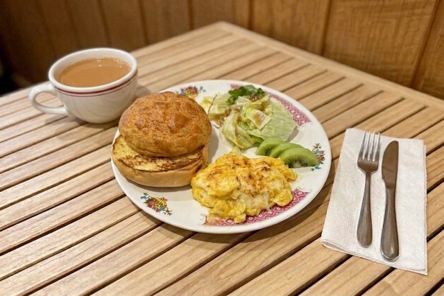 Set B - Torched Cheese & Scrambled Egg Plate — セット B - 炙りチーズ・スクランブルエッグ プレート
