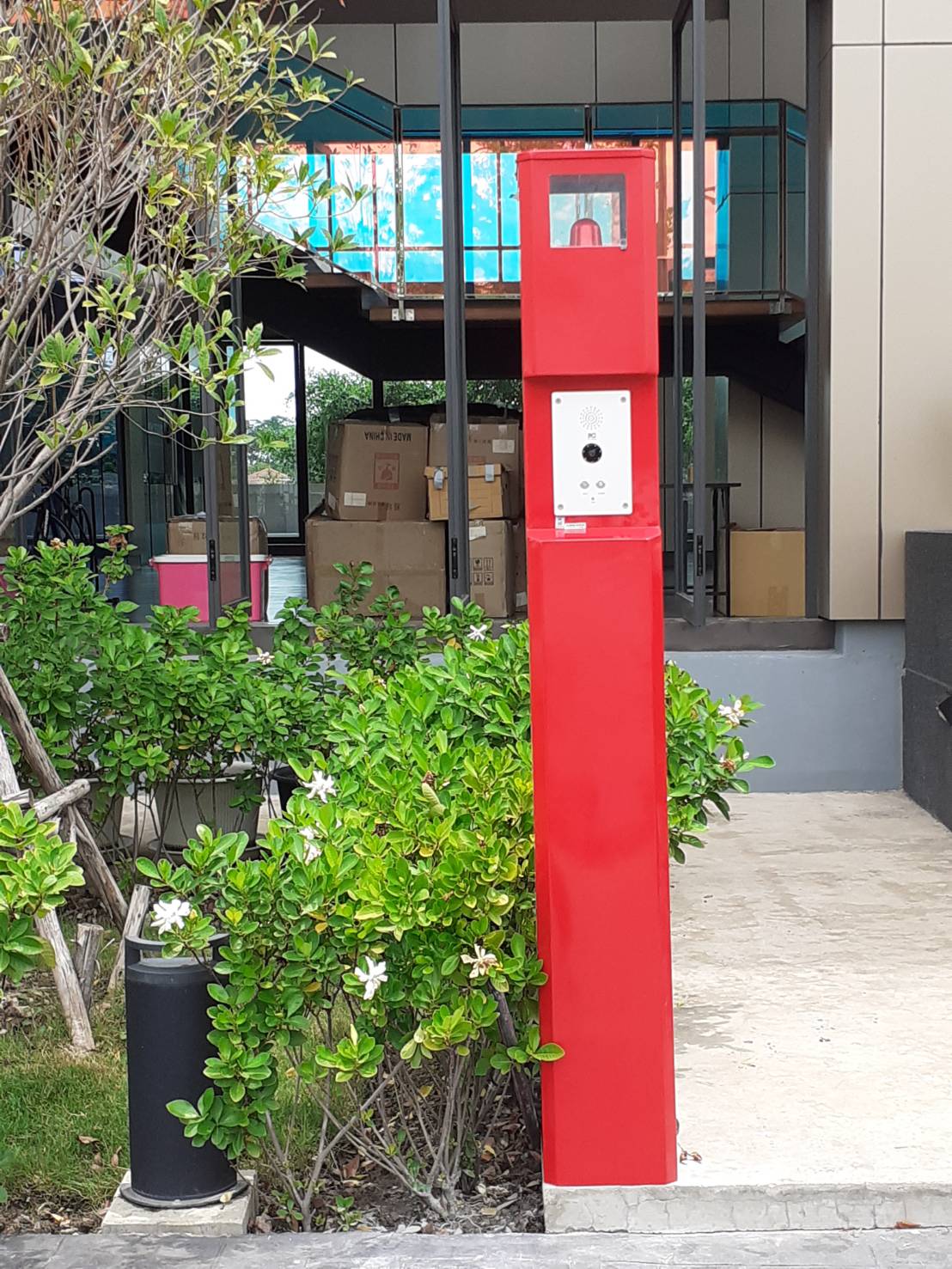 SMART POLE EMERGENCY SYSTEM