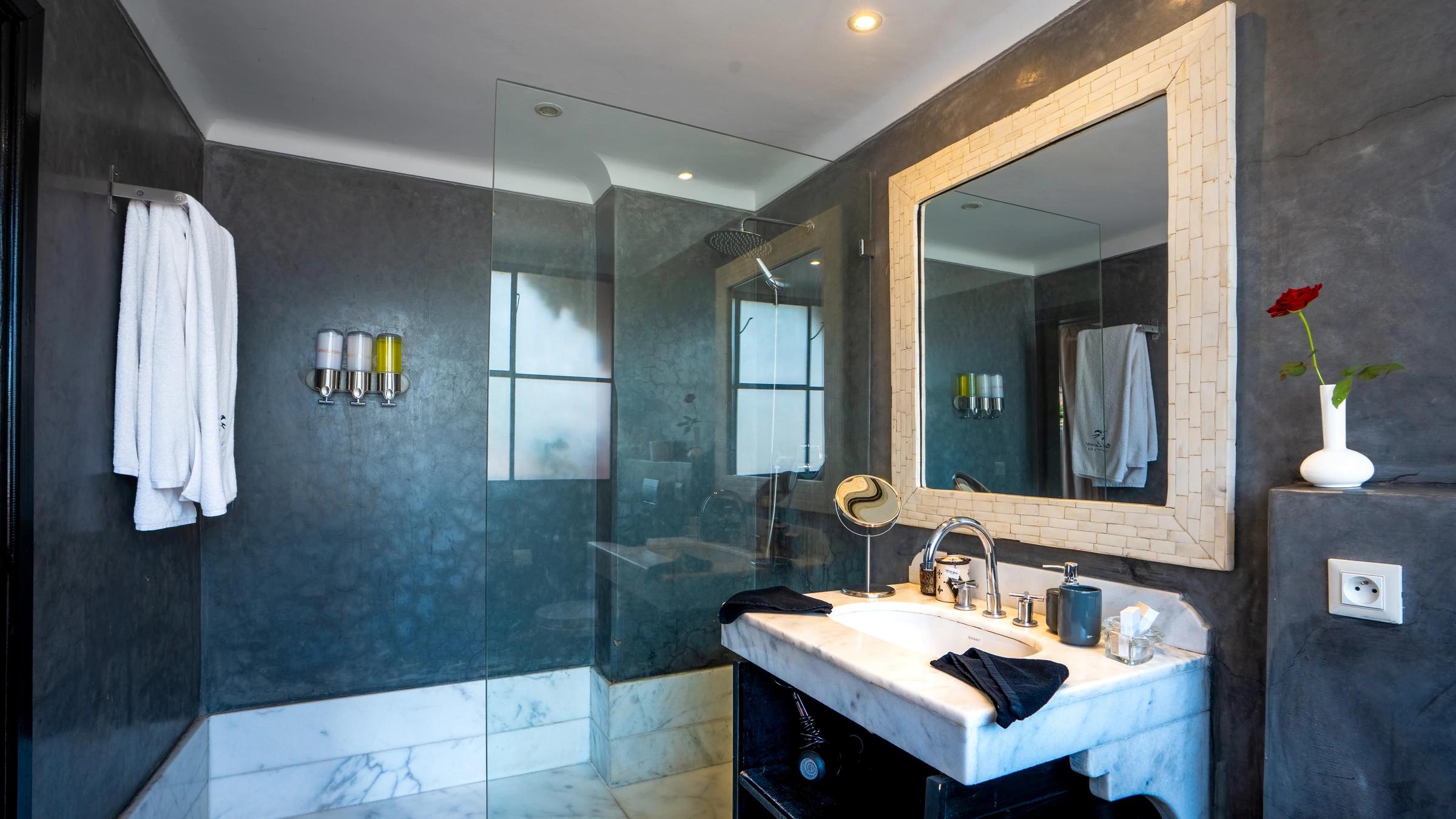 Cherif Room — Bathroom