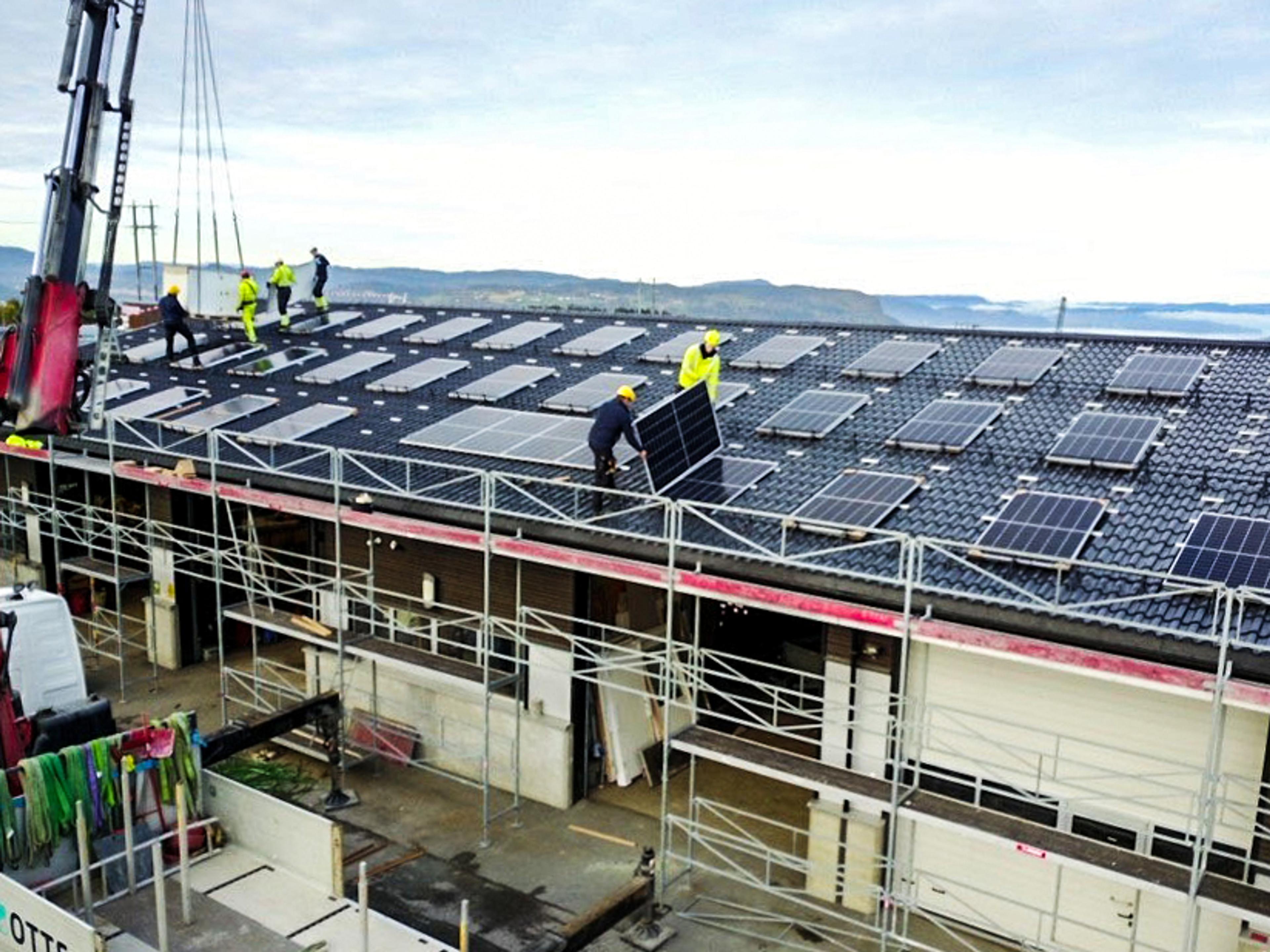 Vi søker 2 hjelpearbeidere med praktisk sans og god arbeidsmoral