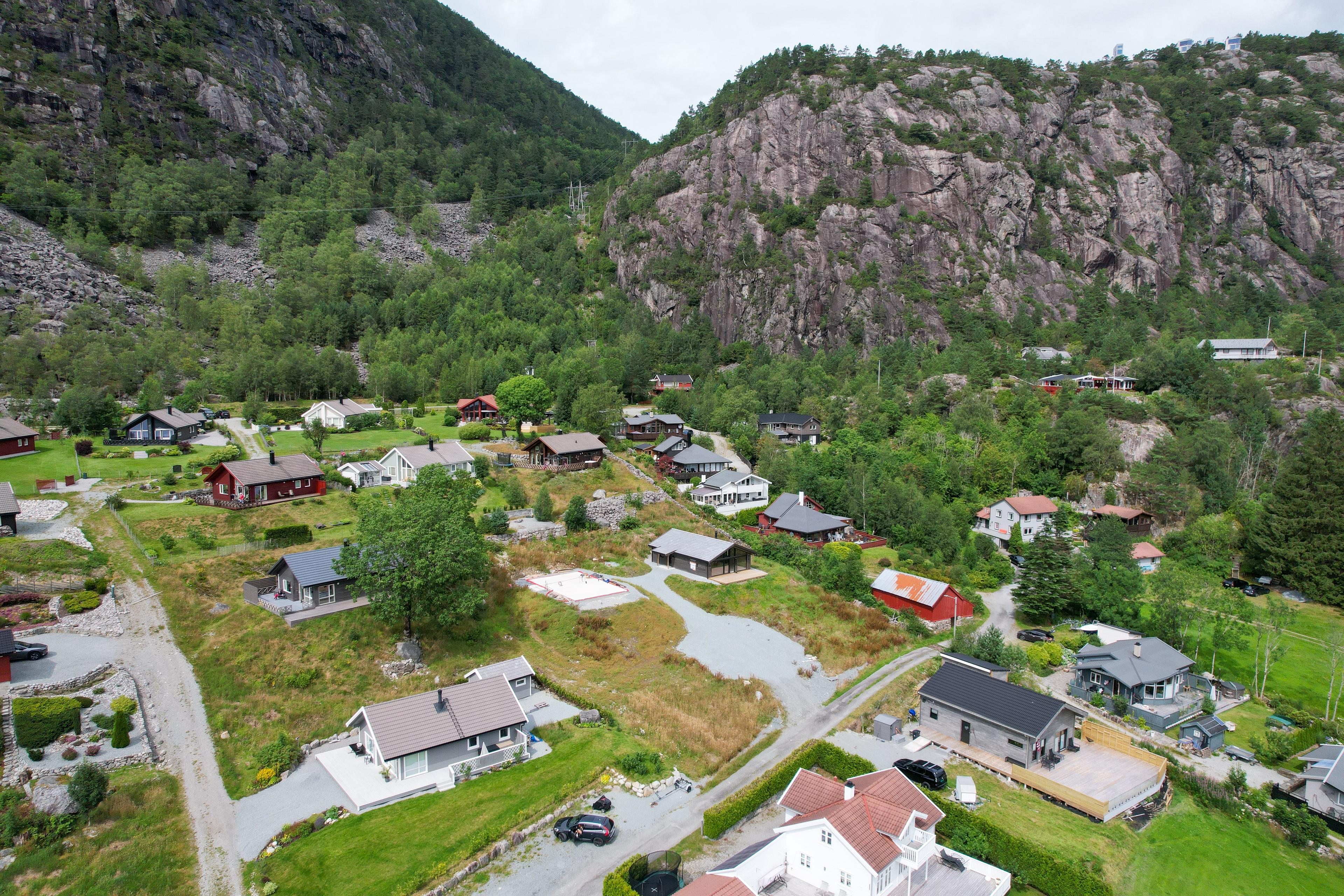 Stor tomt i idyllisk hyttefelt