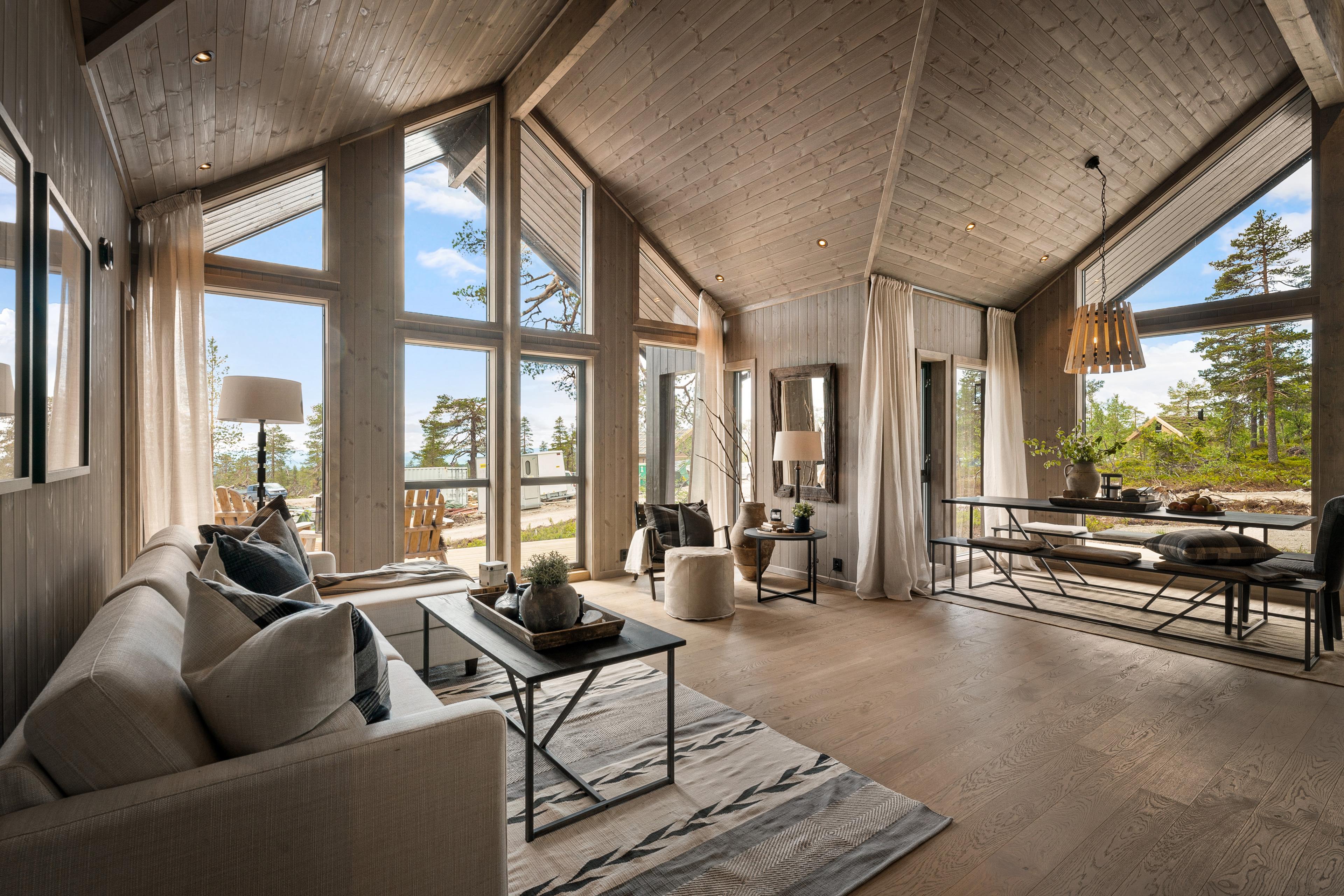 Hytte med store vinduer fra Norgesvinduet