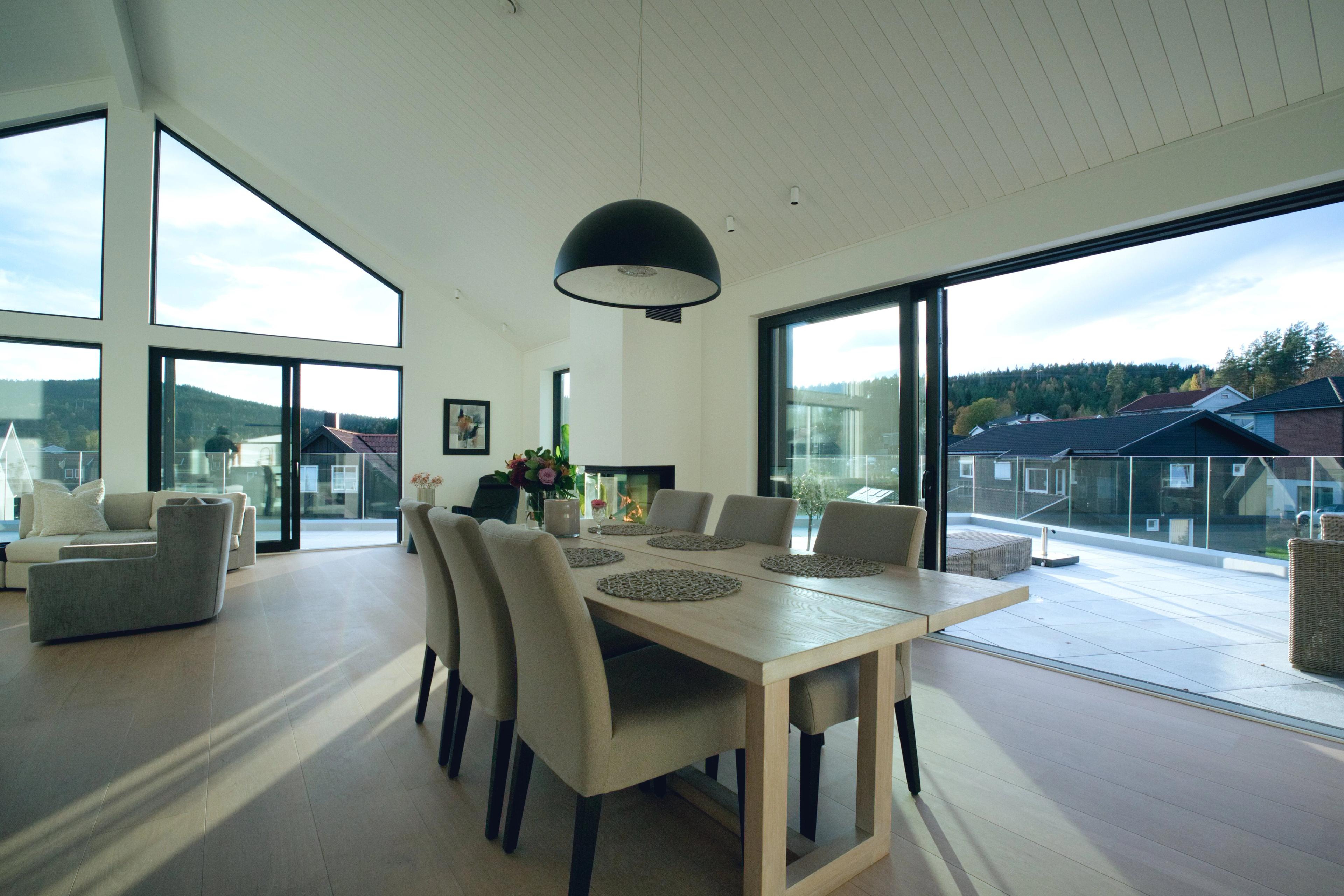 Moderne hus spisestue