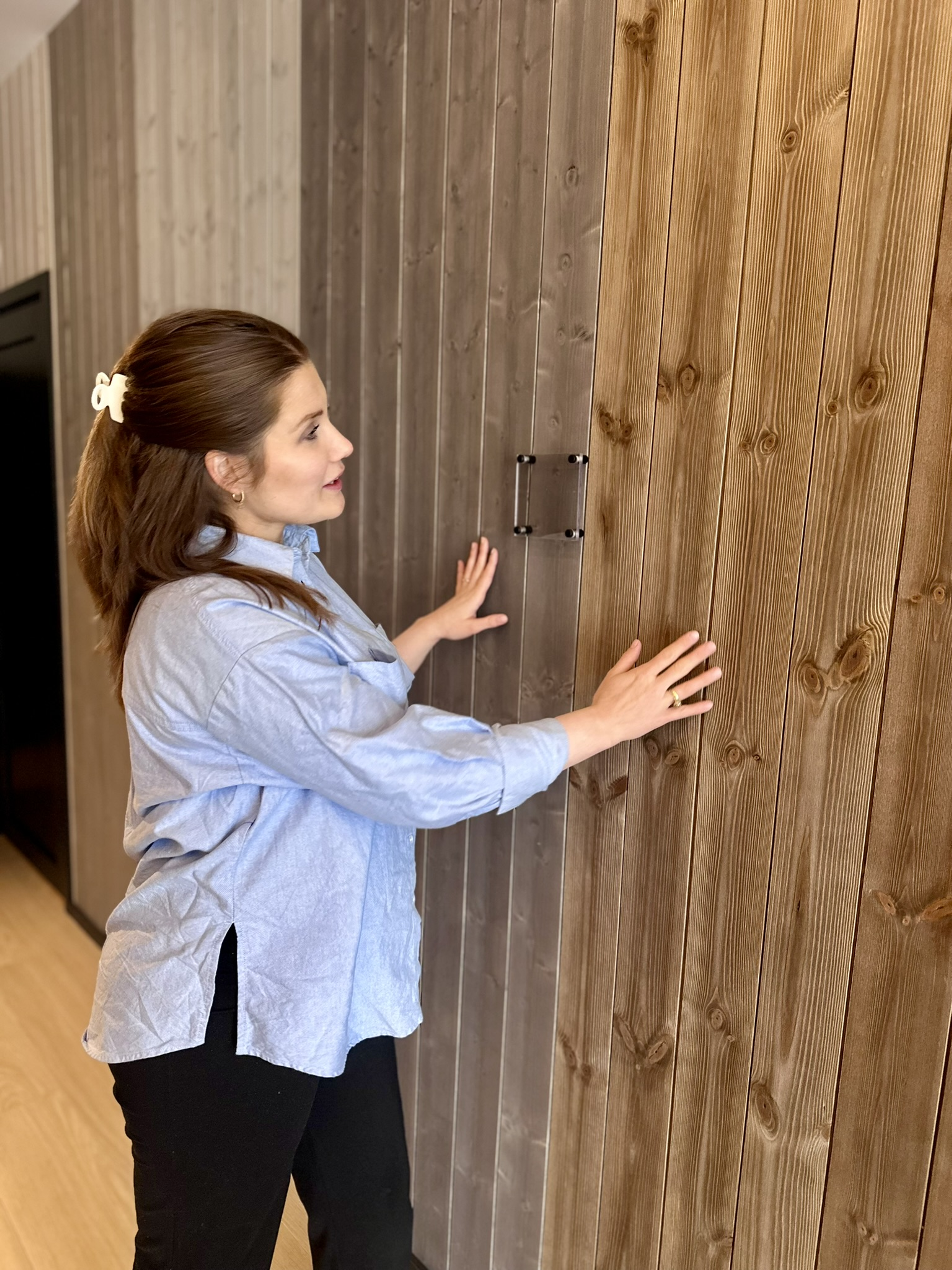 Interiørkonsulent Caroline Lad hjelper deg med å finne riktige materialer, farger og løsninger – slik at valgene du tar føles trygge og gir en helhet i hjemmet ditt.