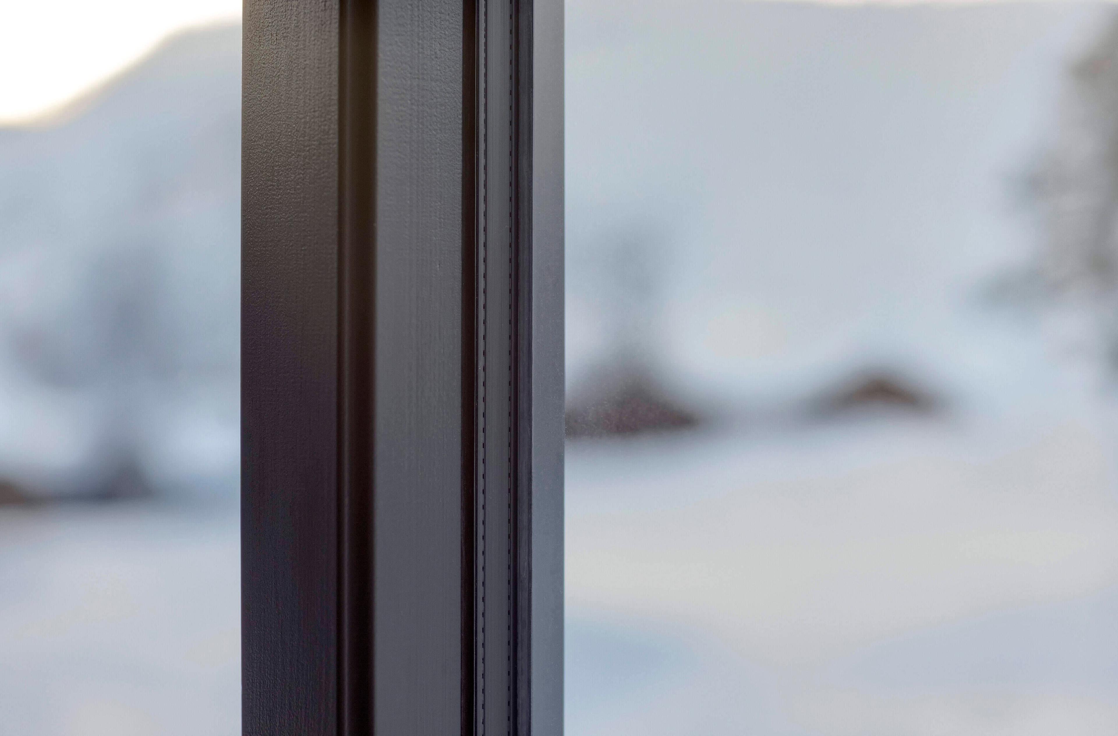 Aluminiumsbekledning gir ekstra robusthet, minimerer vedlikeholdsbehov og gir et moderne utseende