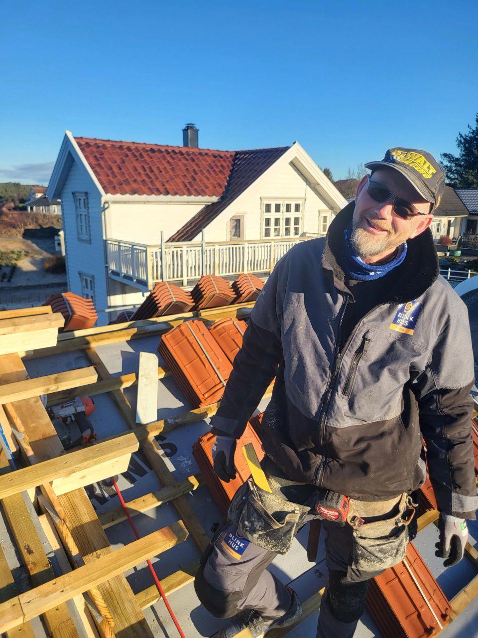 Hos oss får du ein variert arbeidsdag med hyggelige kollegaer