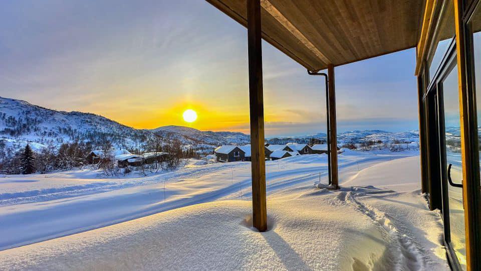 Solnedgang i hyttefelt