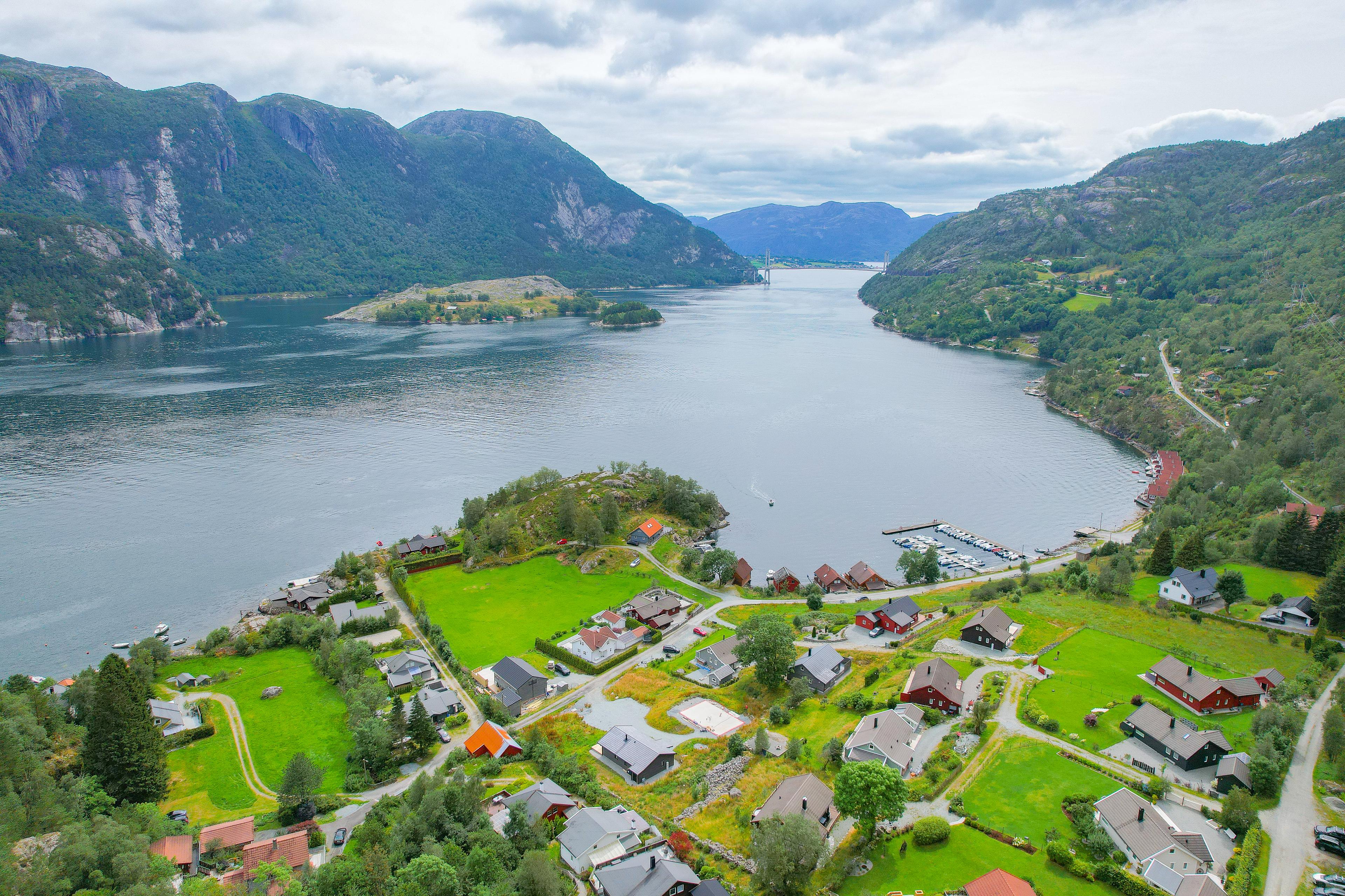 Hyttefelt v Lysefjorden