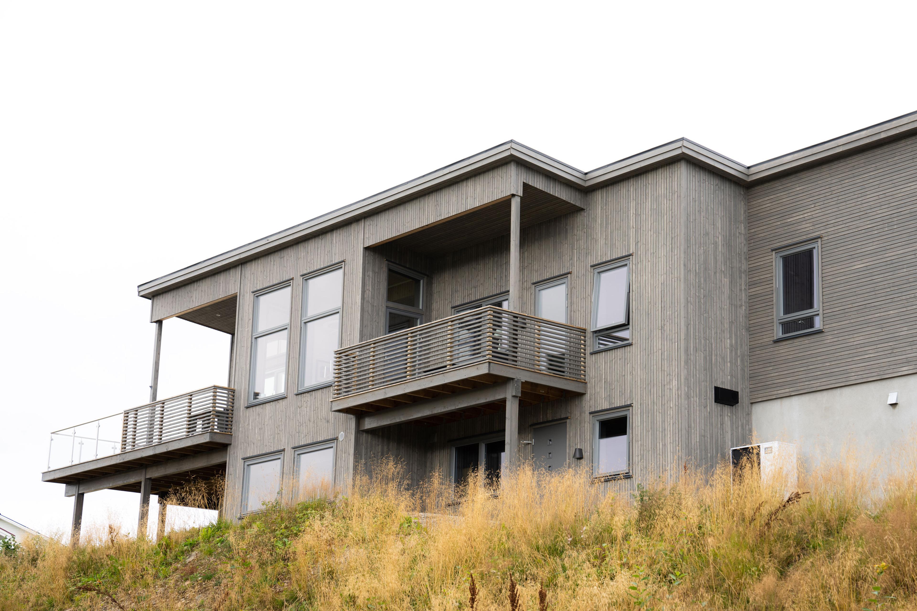 Sammen med arkitekt og byggmester fra Blink Hus fikk Svein og Birgit bygget funkishus på Børøya i Vesterålen.