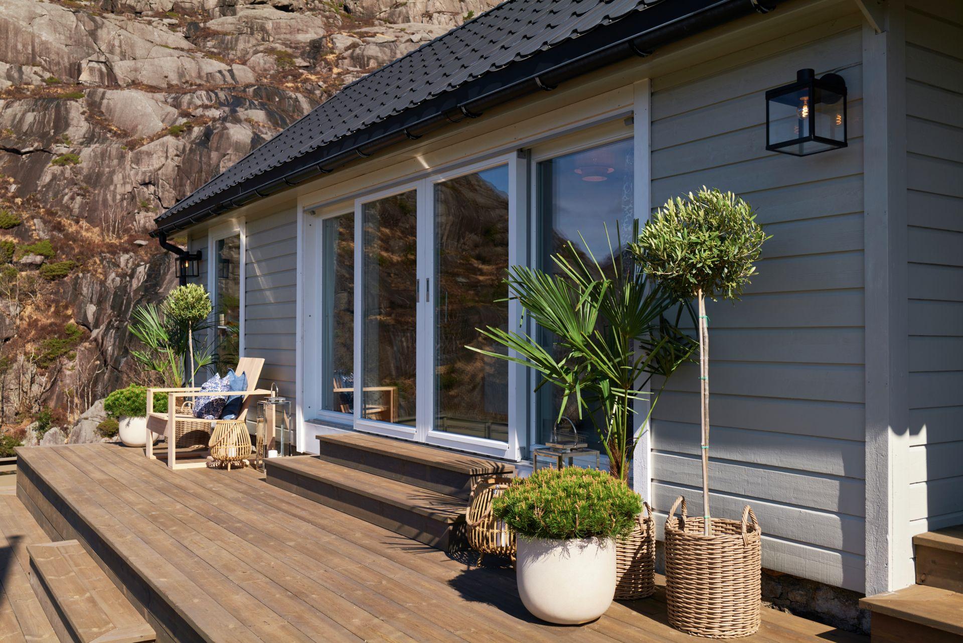 Med bedre isolasjonsegenskaper i vinduer og balkongdører, kan du velge funksjonsglass som løser små hverdagsutfordringer som støy, dugg og varmeregulering