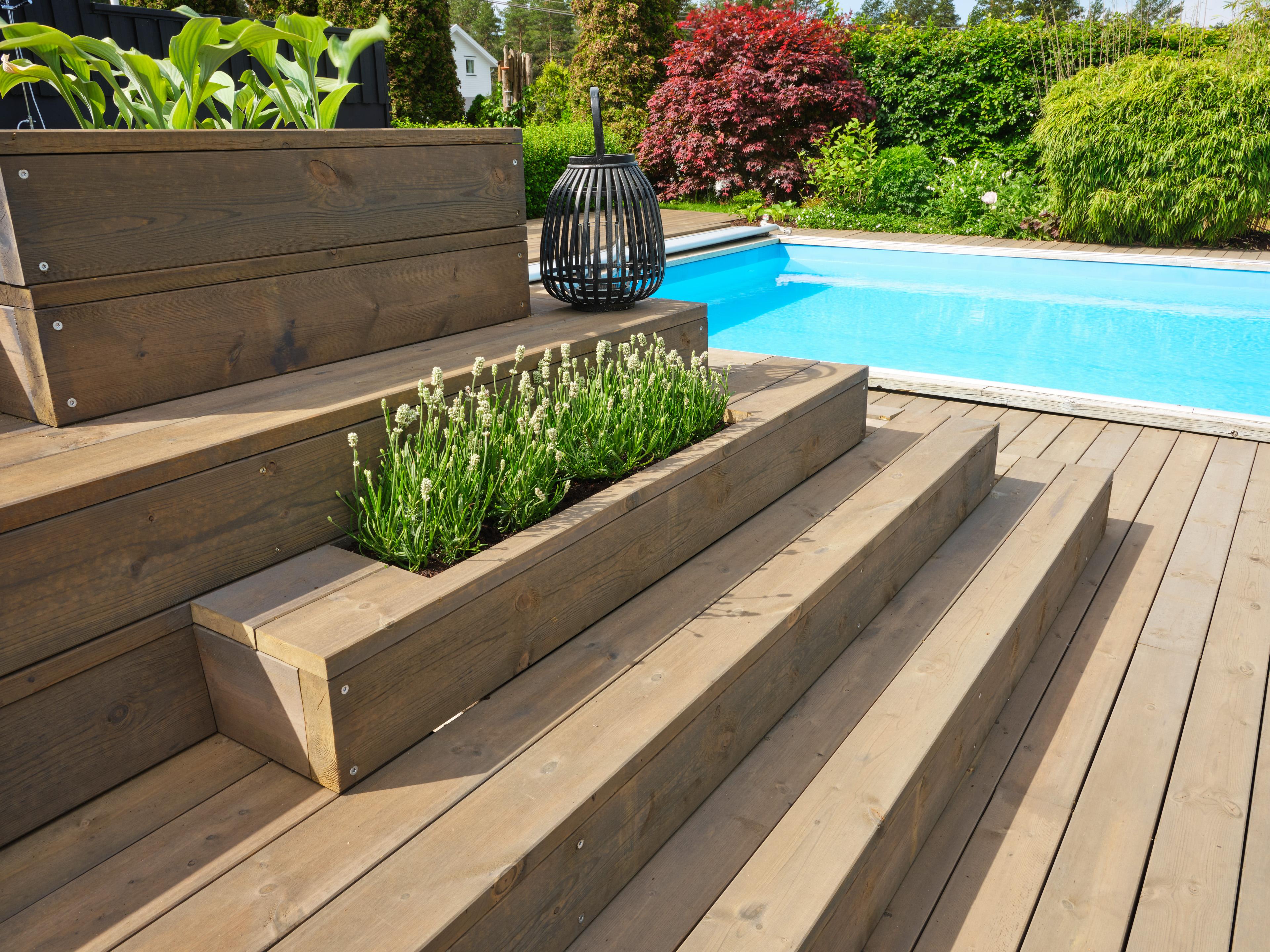 Terrasse og plantekasse i Møre Royal