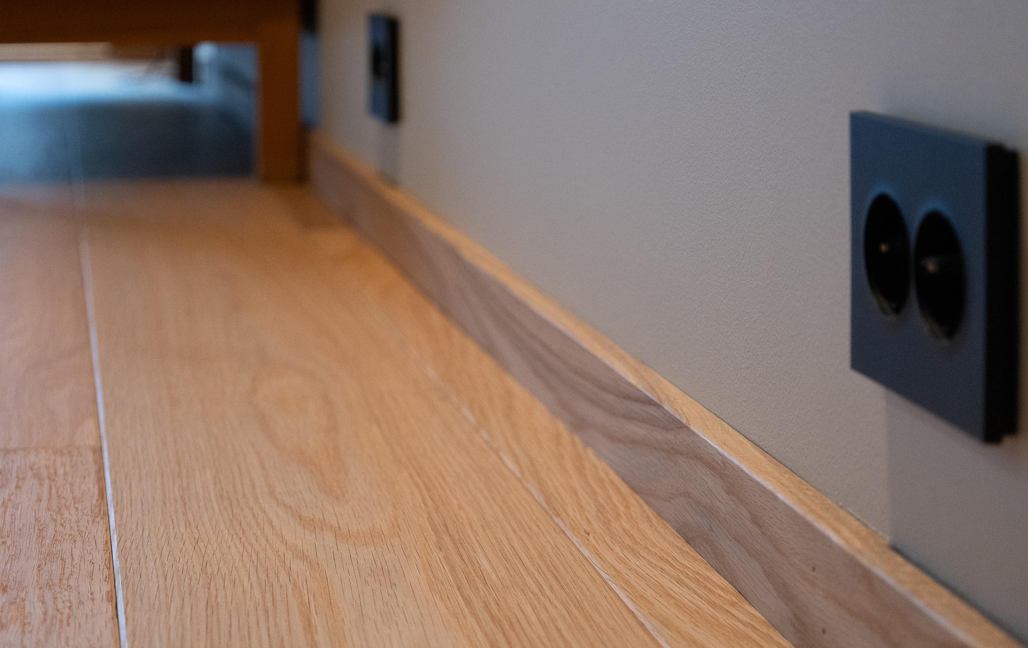 Eikelister i samme stil som gulvet