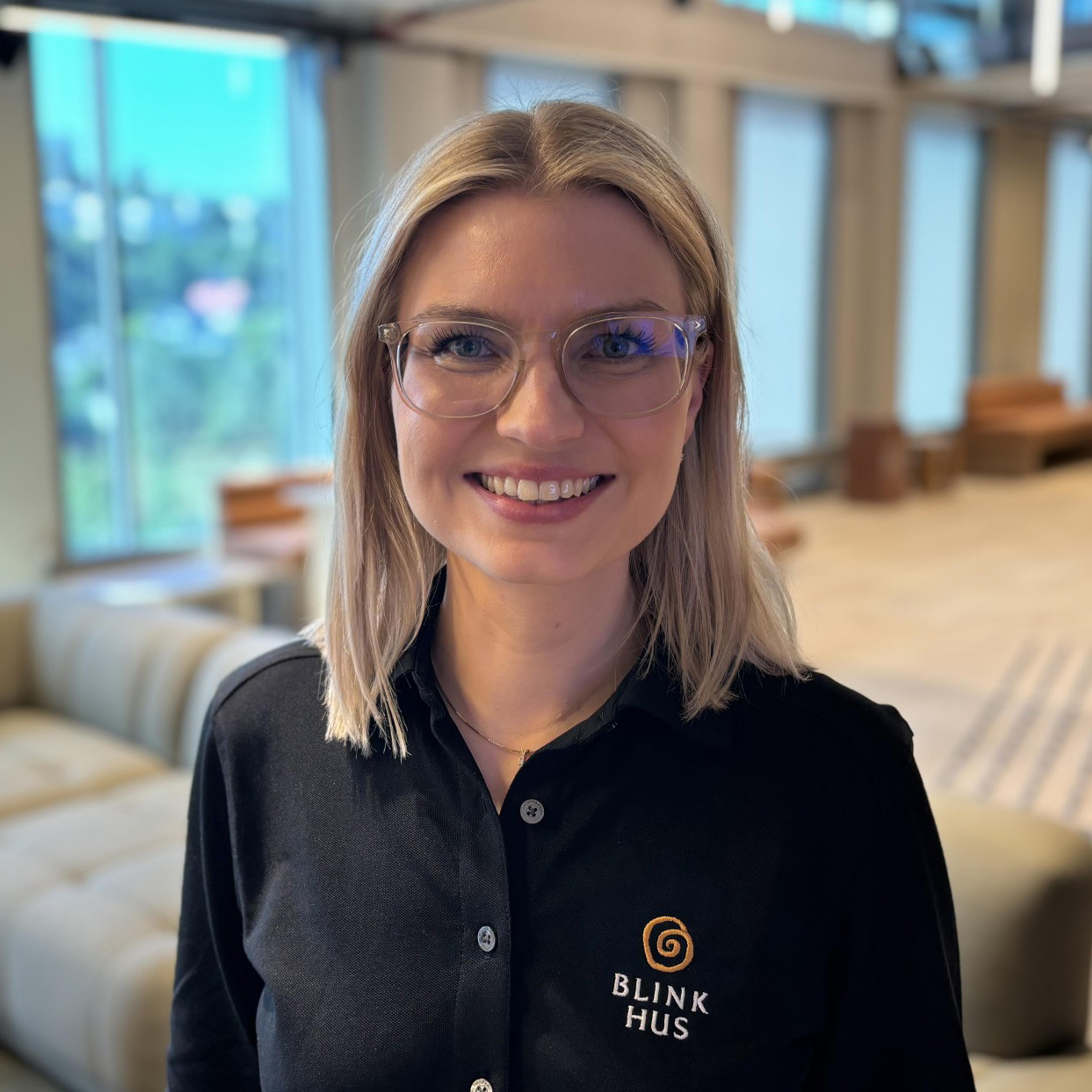 Salgs- og markedssjef Lise Stien